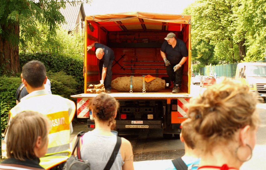 Bombenfund Koeln Vingst Burgstr Schulstr P102.JPG